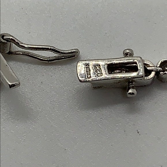 Sterling silver petite cZ bracelet. - Picture 4 of 4